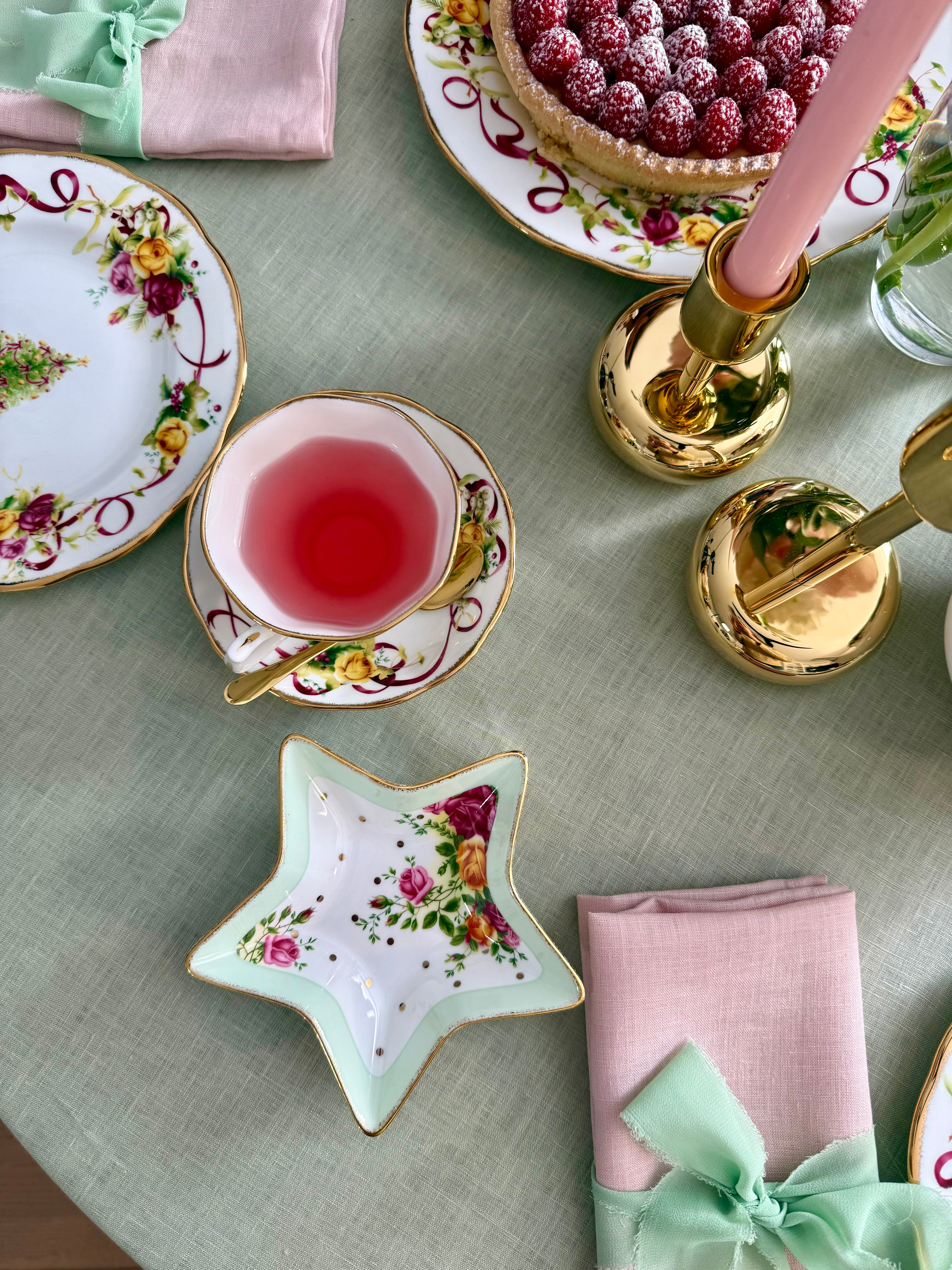 Old Country Roses Christmas Star Bowl