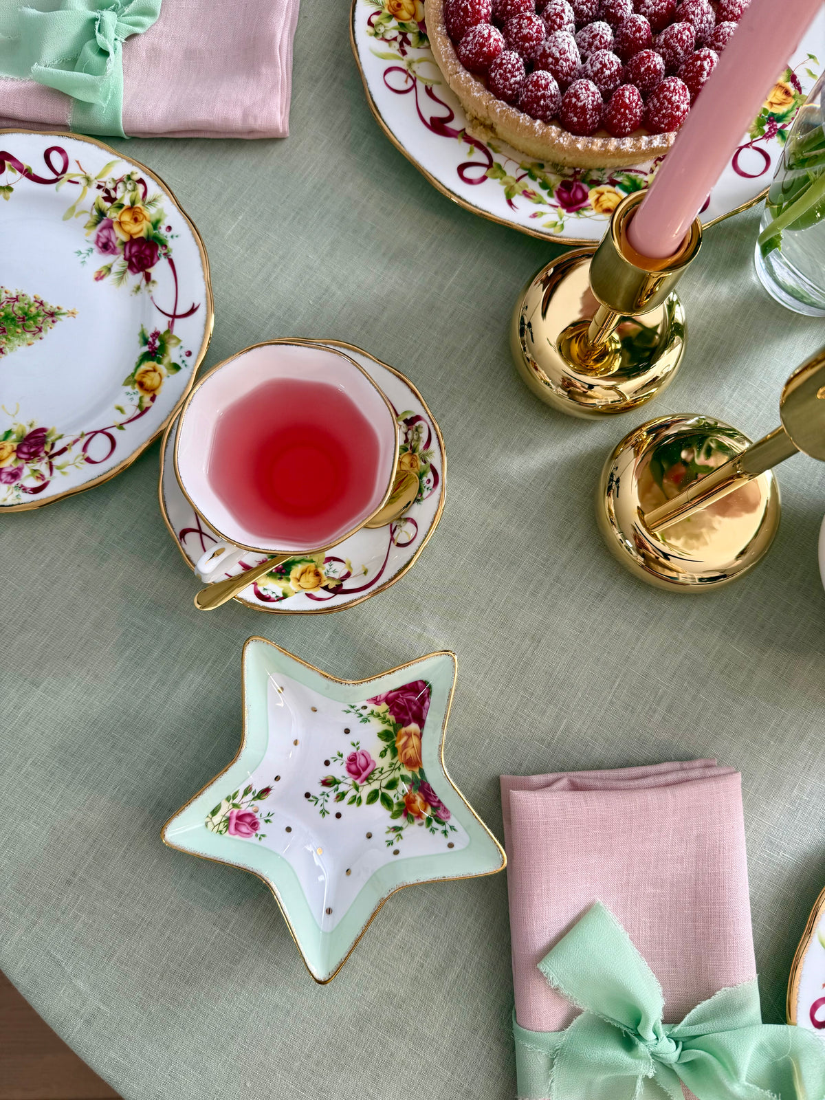 Old Country Roses Christmas Star Bowl