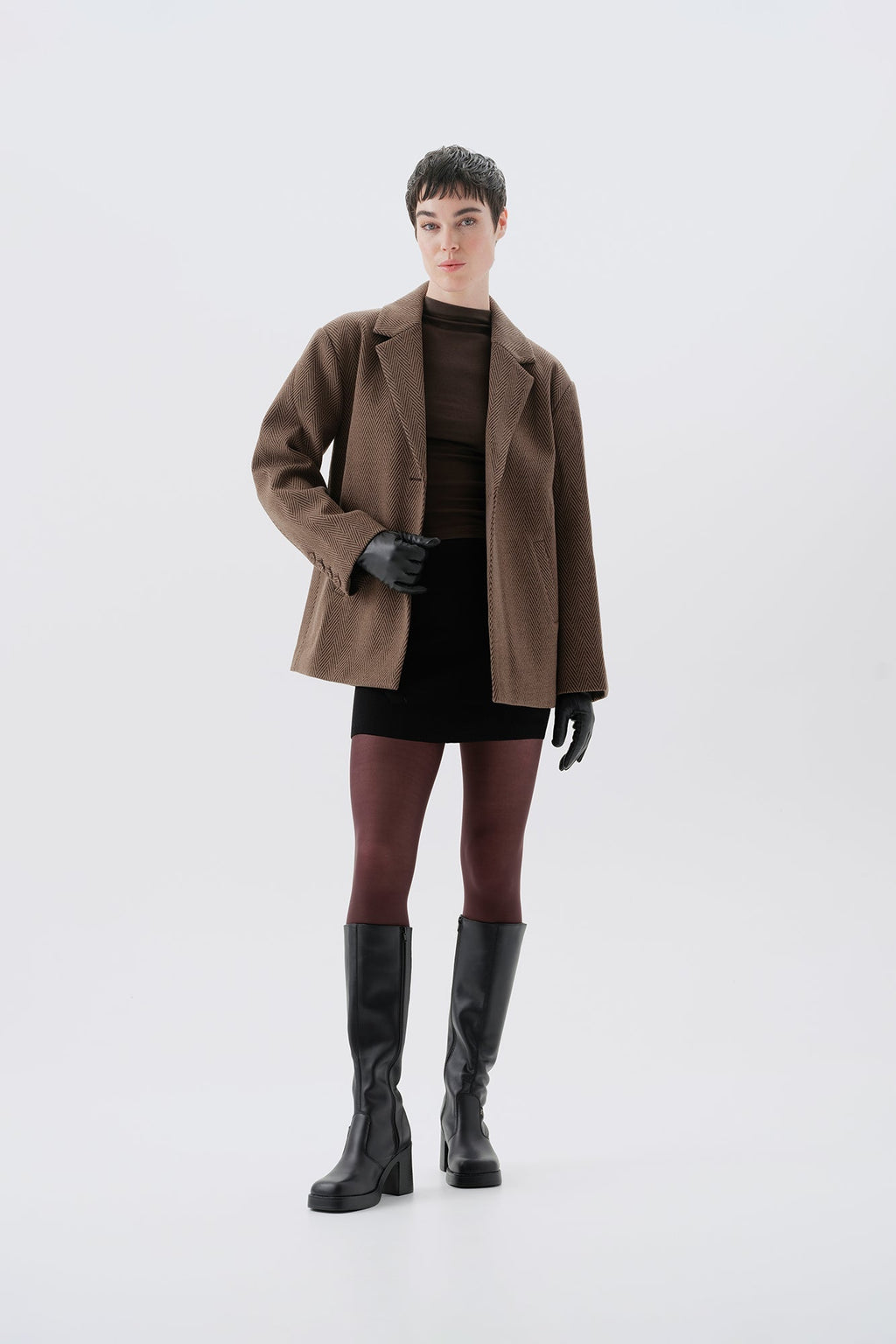Brown oversized blazer with shoulder pads