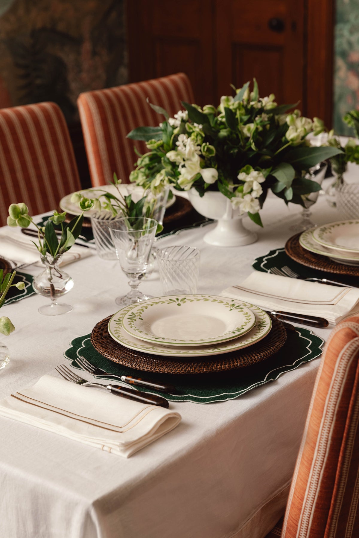 Sophie Classic Two Cord Napkin, Antique Gold Table Set Up