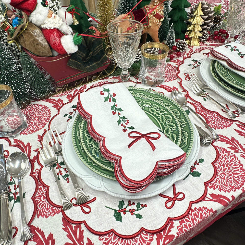 Studio Collection - Linen: Holly & Bows in Napkin, Set of 4