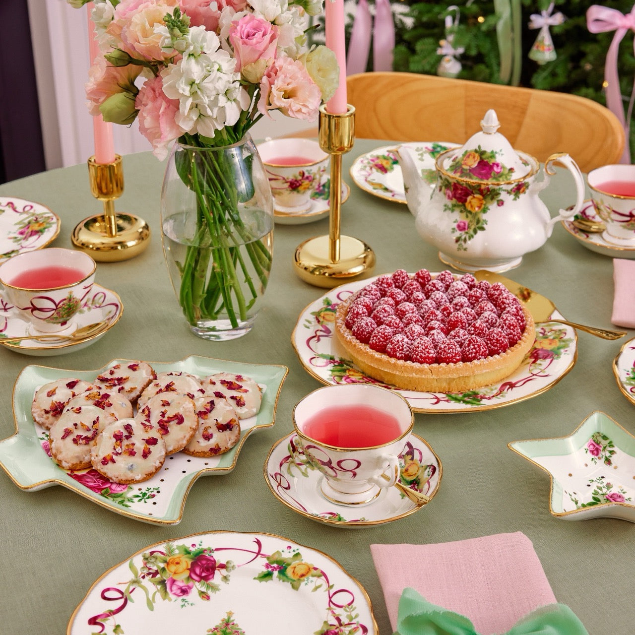 Old Country Roses Christmas Tree Oval Platter