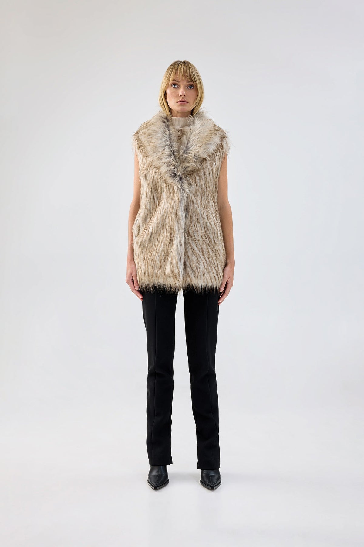 Rubicon Vest in Natural