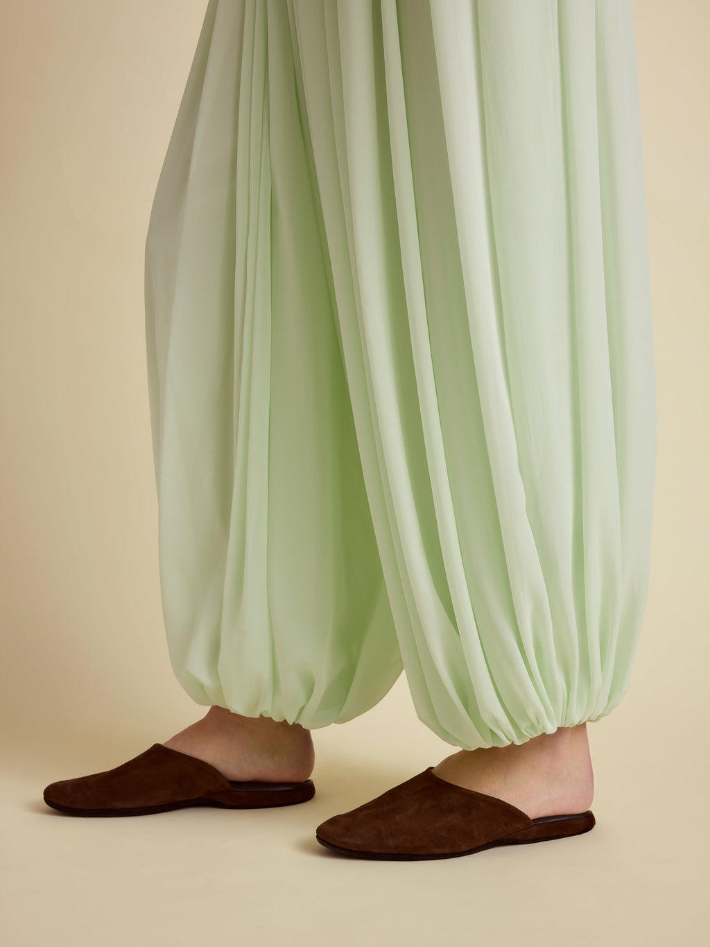 Silk Gathered Cocoon Pant in Hemlock