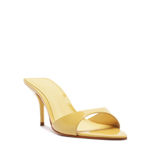 Elodie in New Yellow