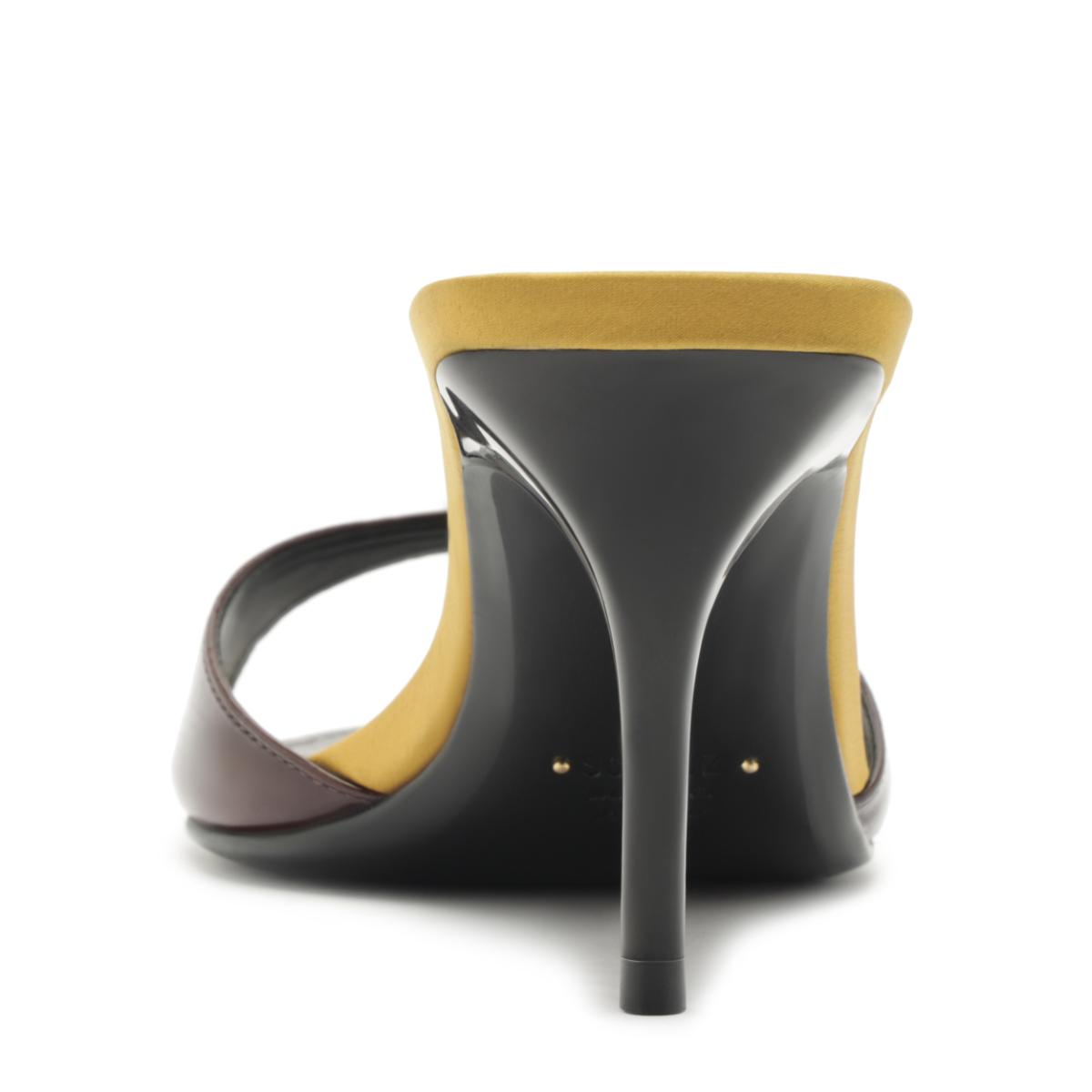 Elodie Sandal in Maplewood
