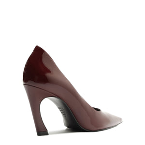 Lexi Lo Patent Pump in Vino