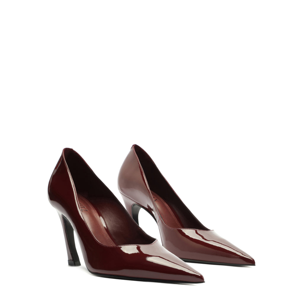 Lexi Lo Patent Pump in Vino