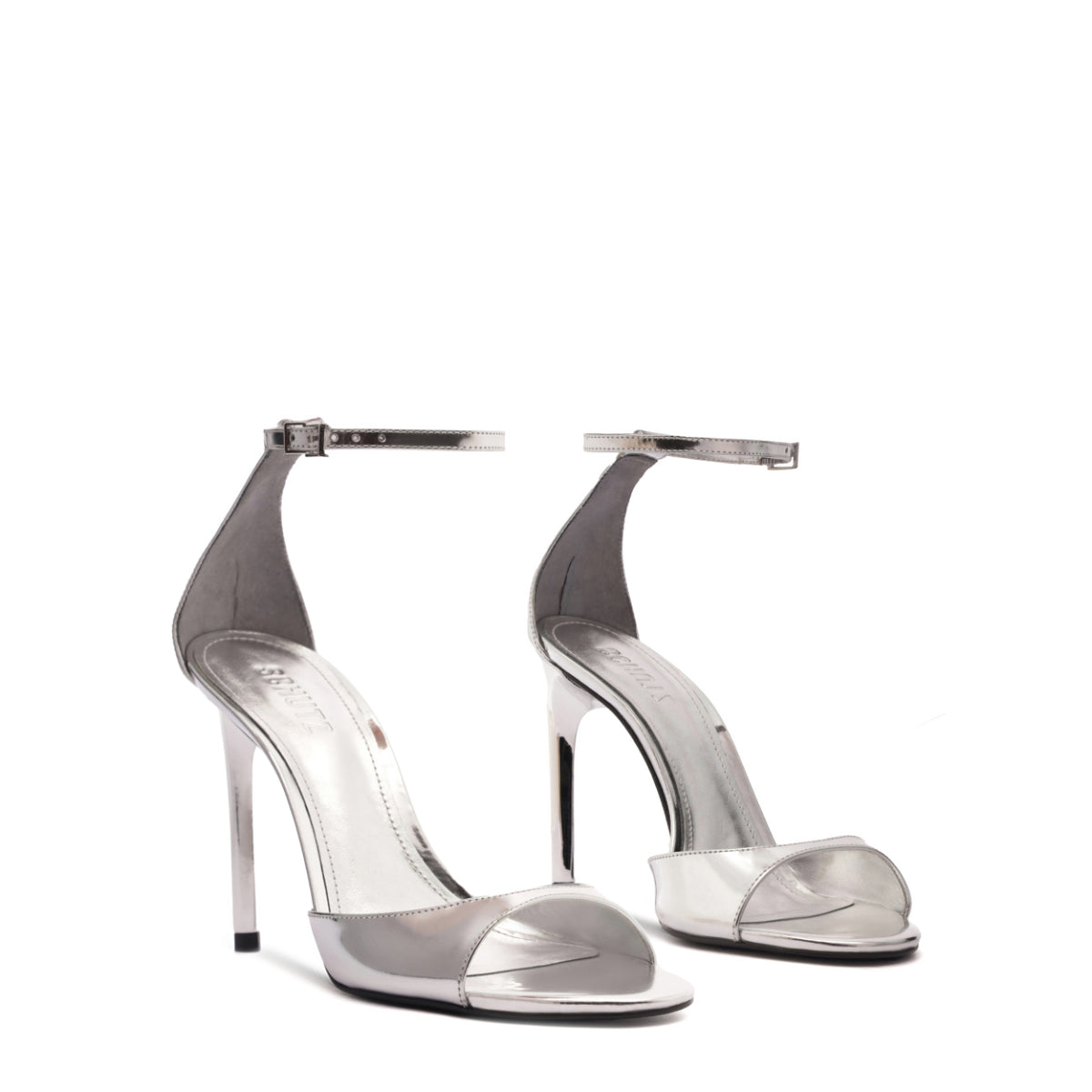 Scarlett Metallic Sandal in Prata