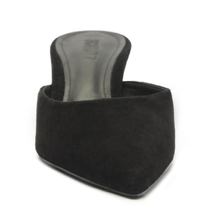 Julie Suede Pump in Black
