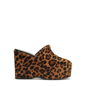 Sierra Hair Calf Pump in Leopard