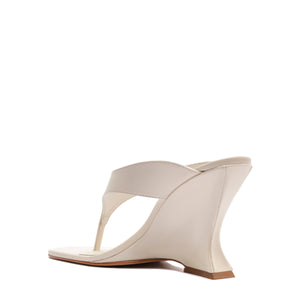 Maya Leather Sandal in Sugar White