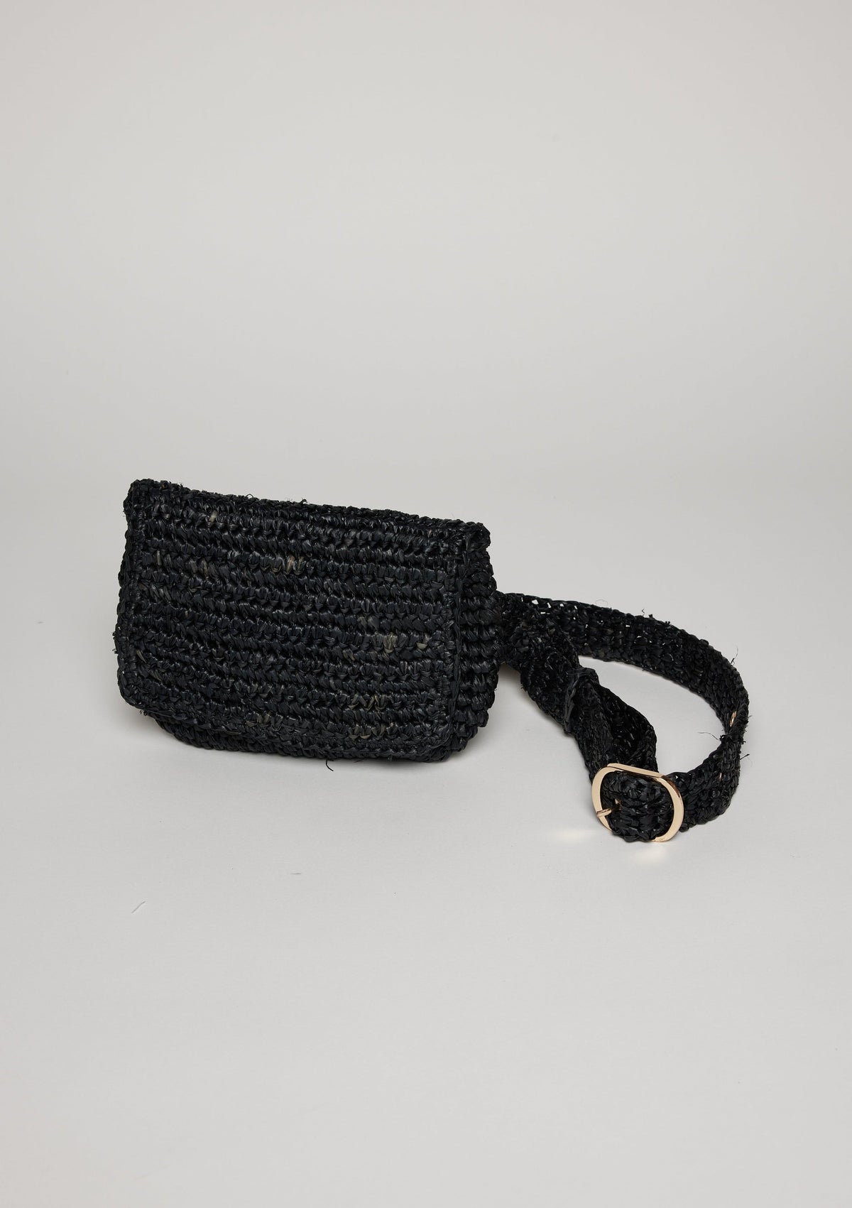 Straw Belt Bag in Natural