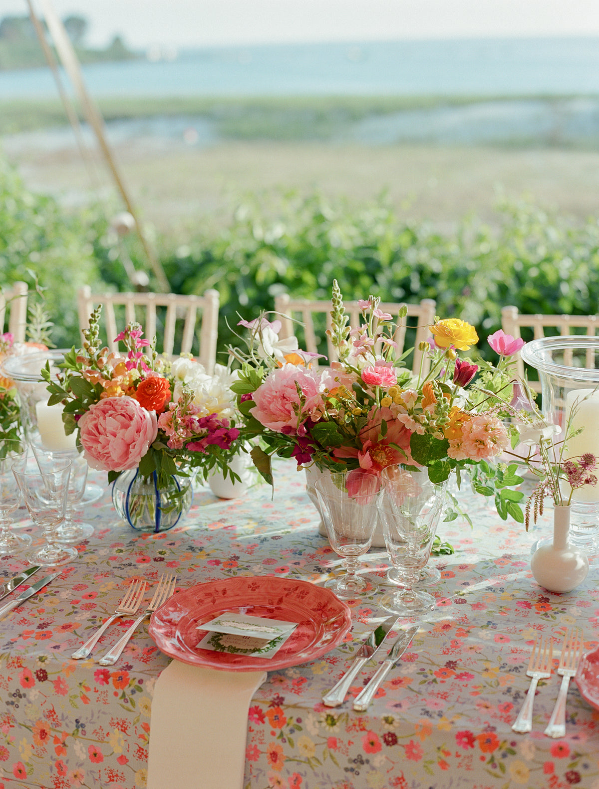 Scalloped Floral Vase in Cobalt