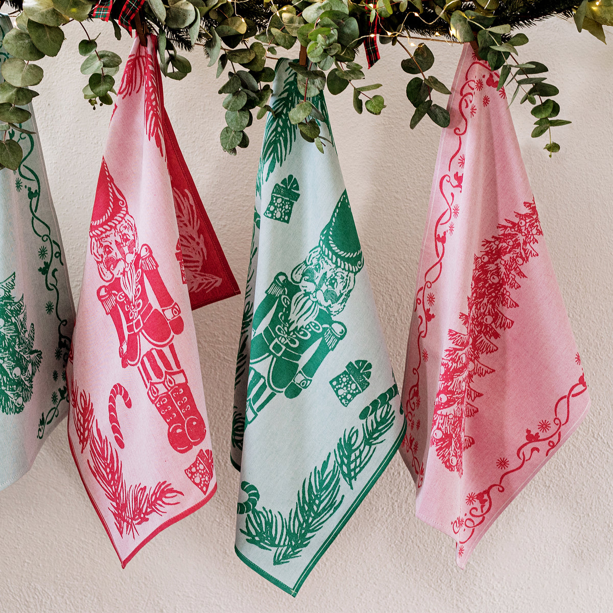 Strofinaccio Nutcracker Dish Towels in Green, Set of 2