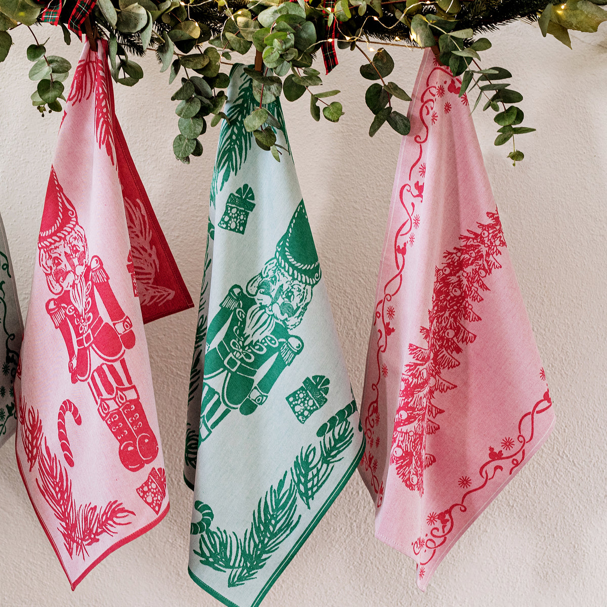 Strofinaccio Tree Dish Towels in Red, Set of 2