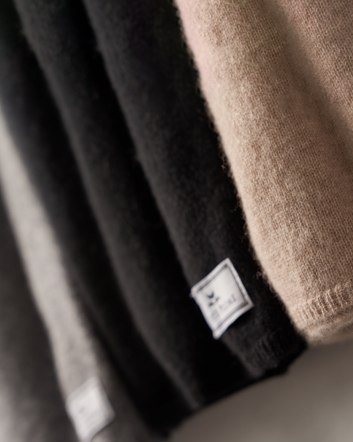 Women’s Cashmere Wrap in Beige