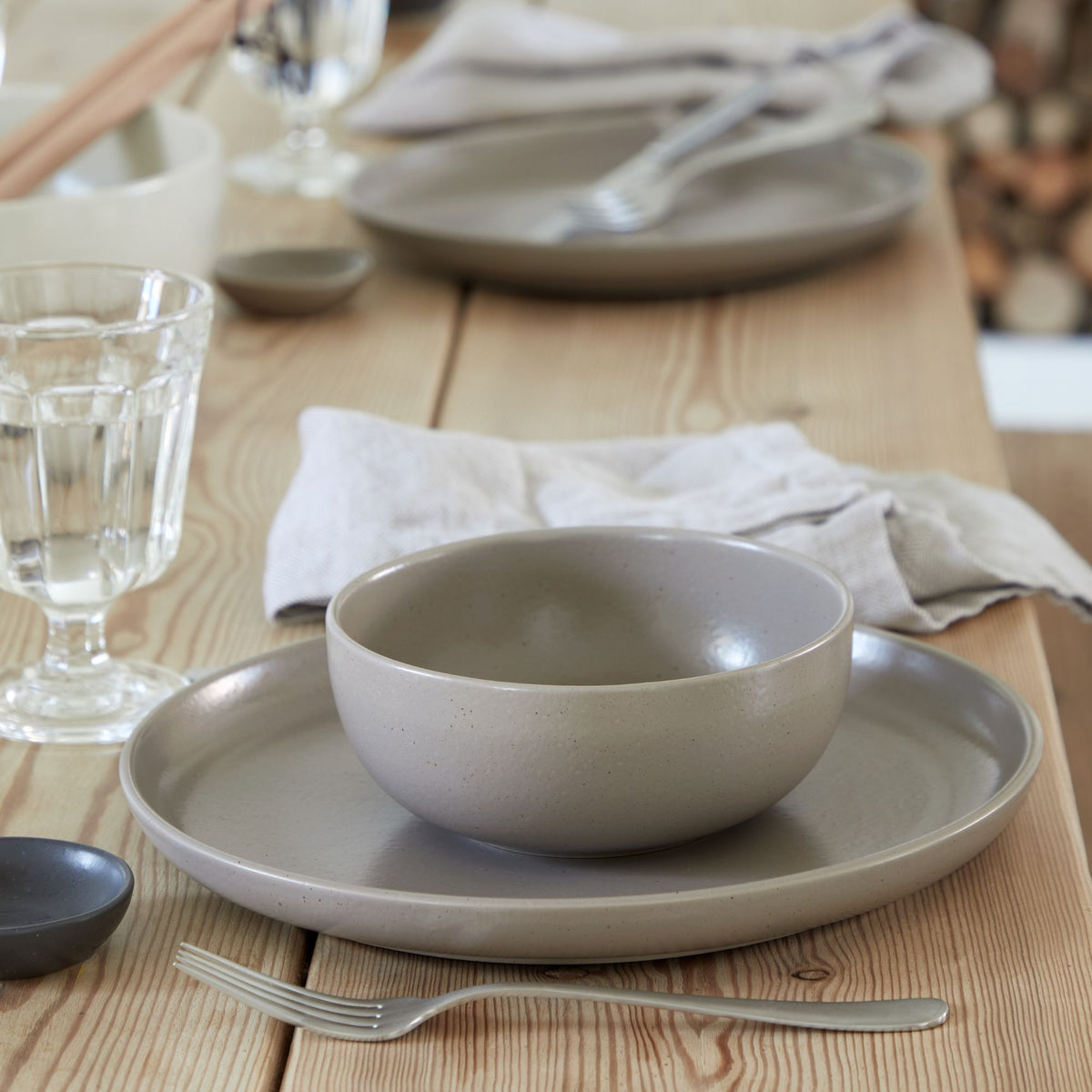 Pacifica Collection Dinner Plates in Chestnut, Set of 6