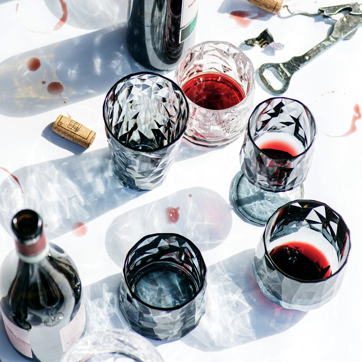 Superglass Wine Glass in Smoke Gray