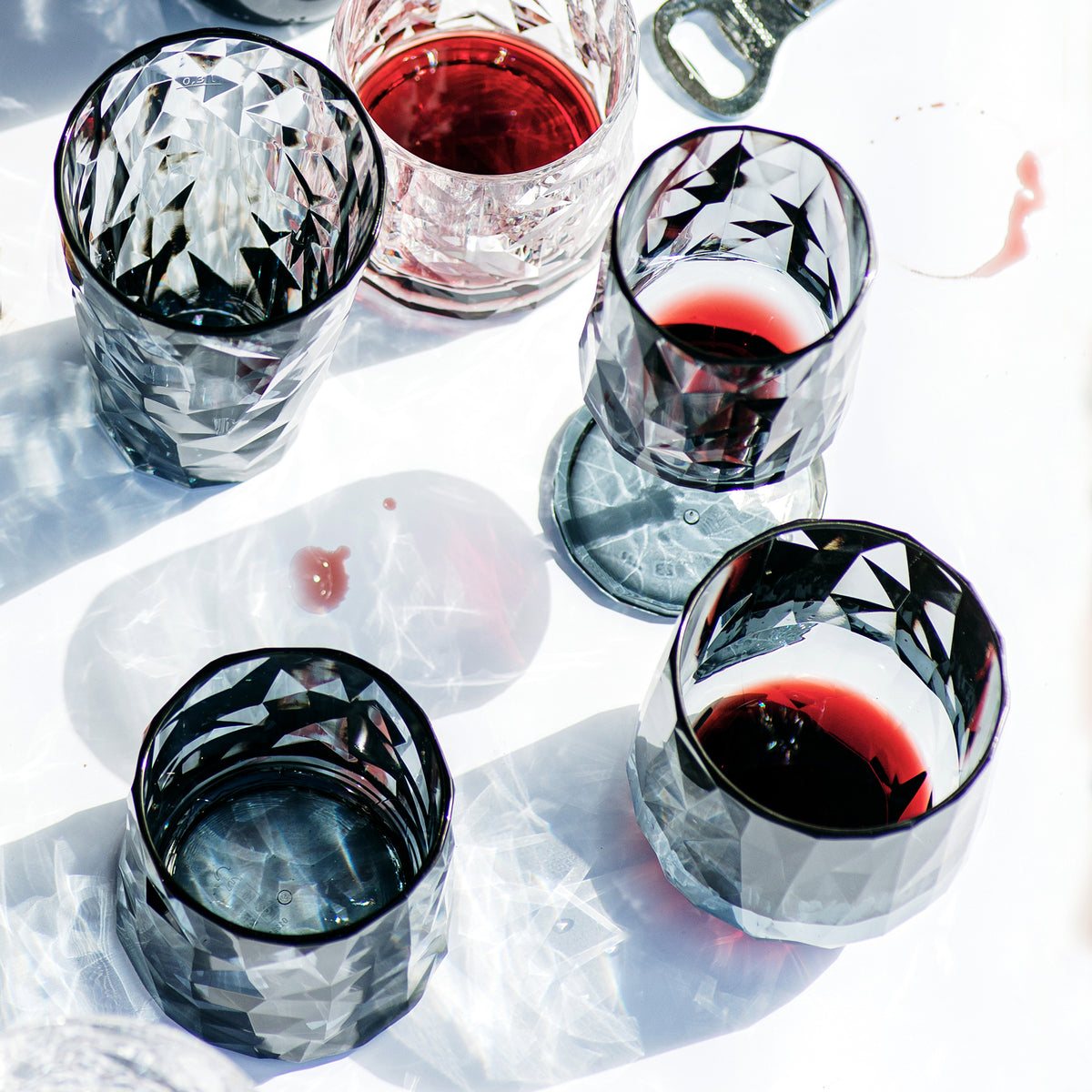 Superglass Smoke Gray Stemless Wine Glass in Smoke Gray