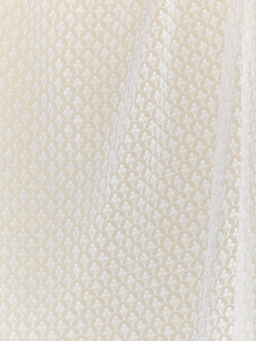 Jackie Cape in Amour White Embroidery