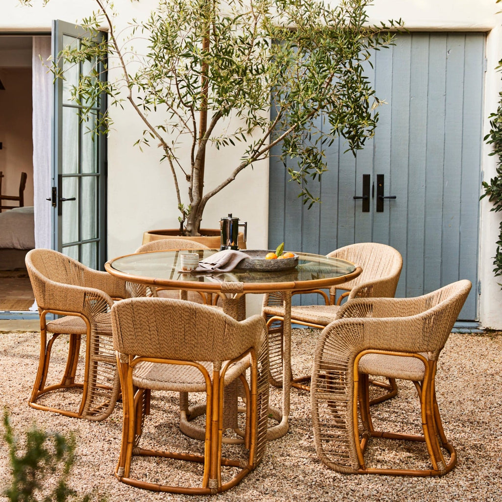 glen ellen dining set outside