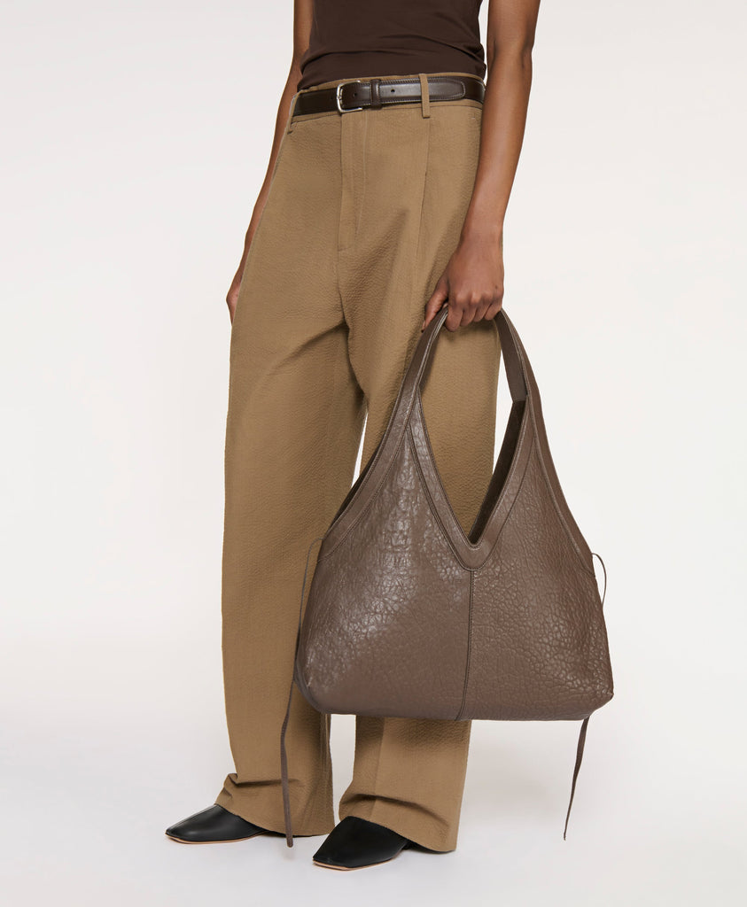 Soft Medium Tote in Ebony