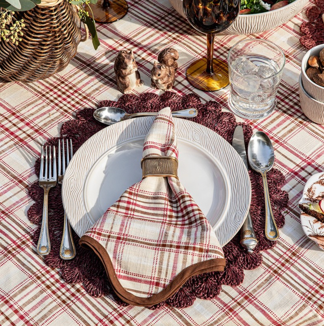 Blenheim Oak Napkin Ring in Brass