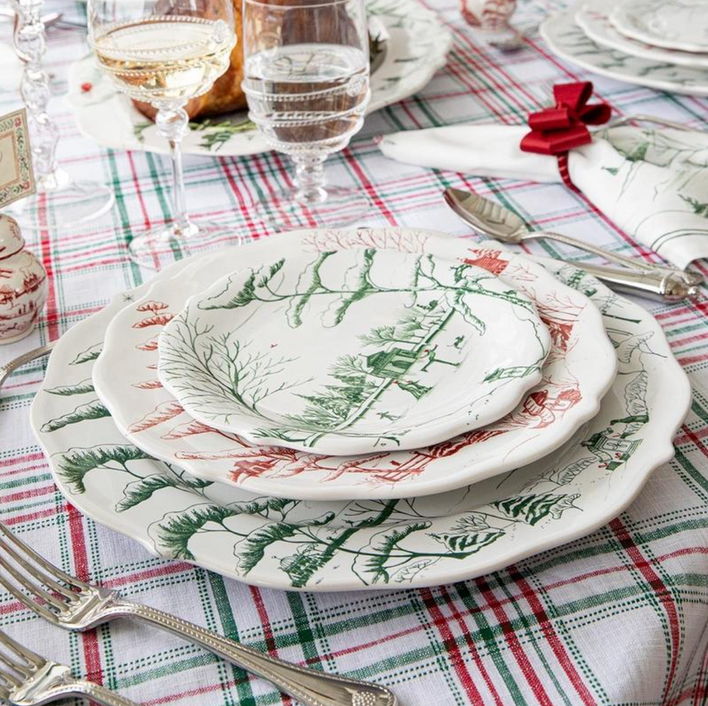 Country Estate Winter Frolic Party Plate Assorted, Set of 4 in Evergreen