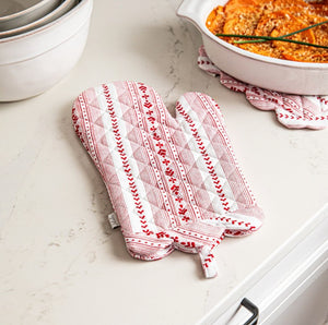 Villa Stripe Oven Mitt and Pot Holder, Set of 2 in Ruby