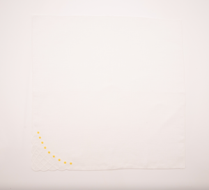 Daisy Dinner Napkin in White