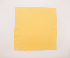 Daisy Dinner Napkin in Yellow