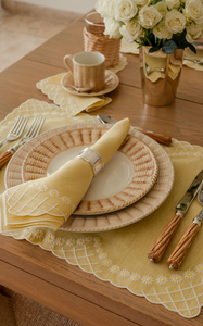 Daisy Dinner Napkin in Yellow