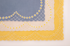 Daisy Placemat in Blue