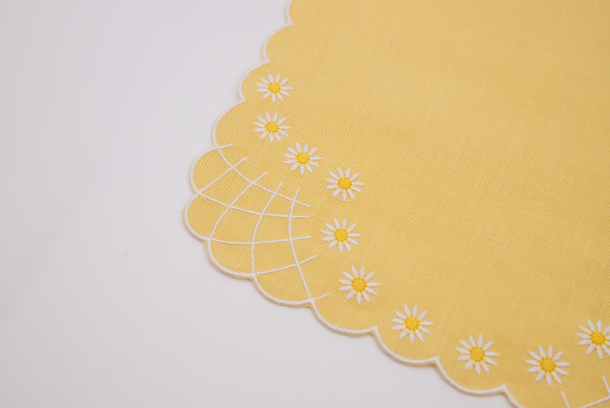 Daisy Bib in Yellow