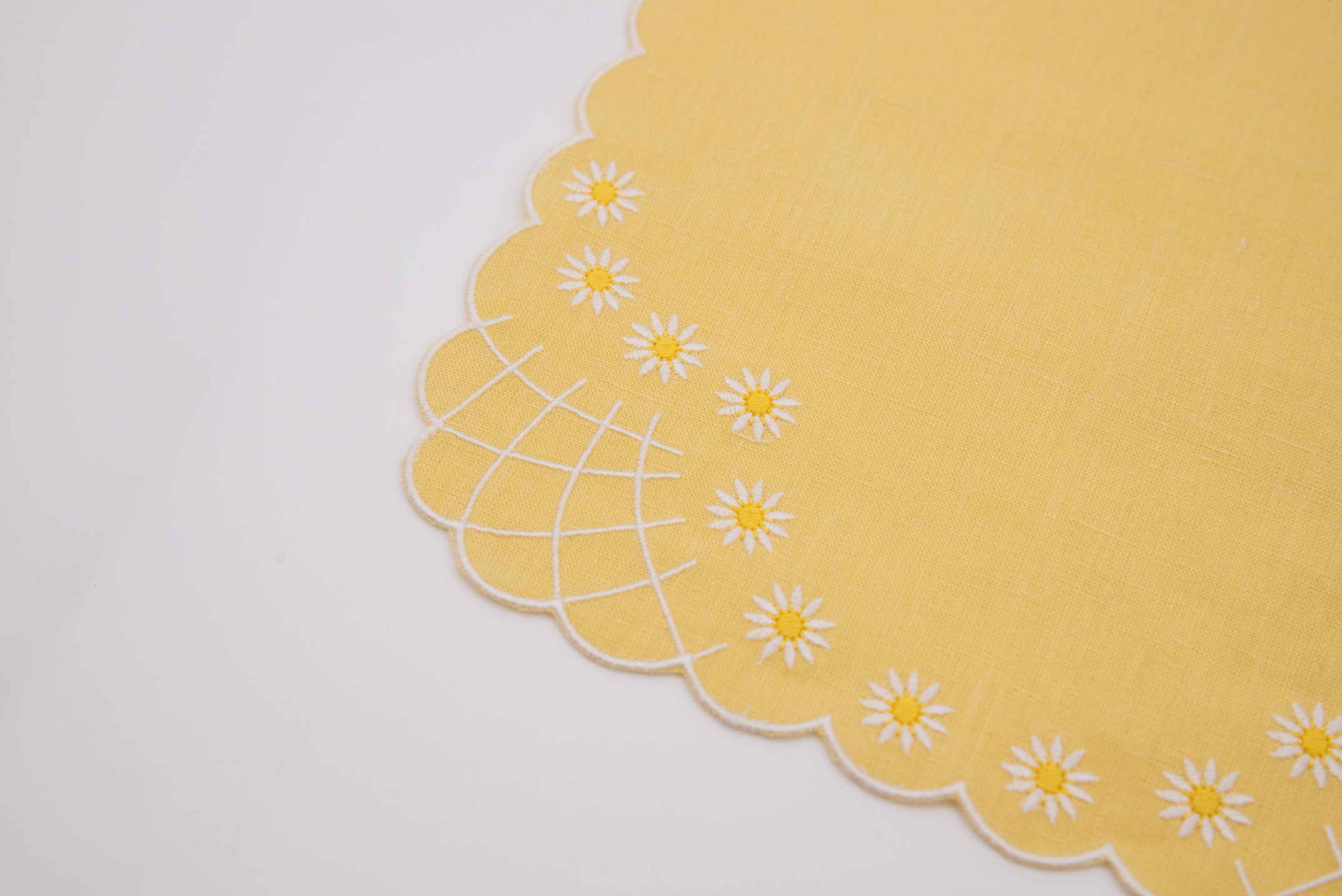 Daisy Bib in Yellow