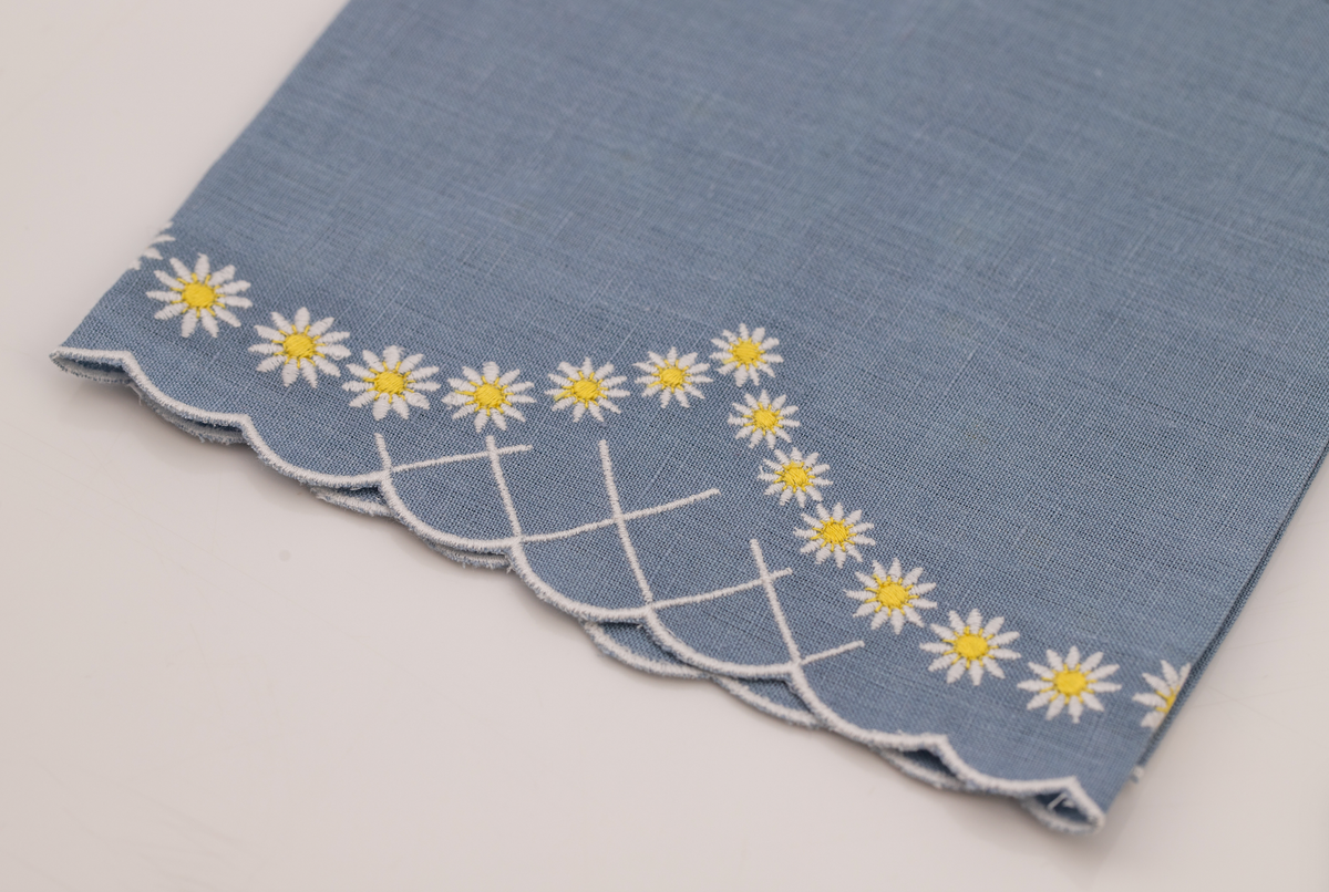 Daisy Guest Towel in Blue
