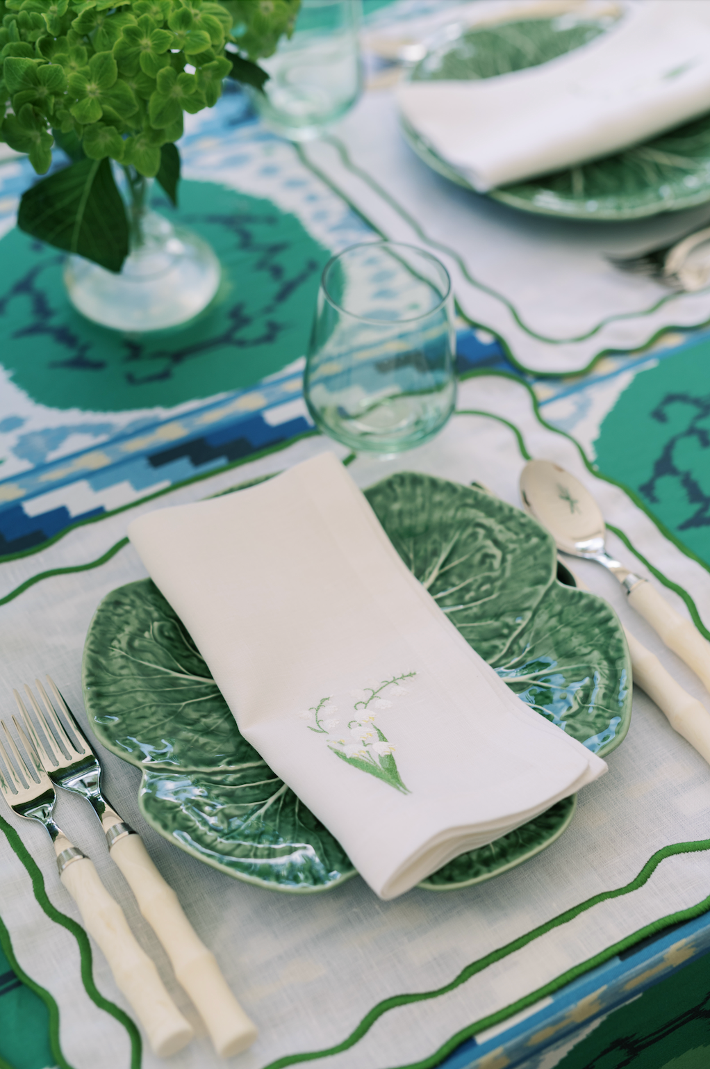 White Lily Linen Napkin and Tableau Placemat, Set of 4
