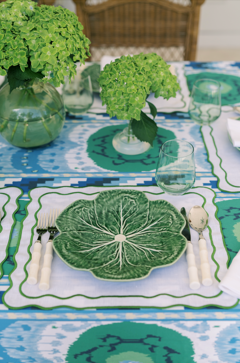 White Lily Linen Napkin and Tableau Placemat, Set of 4