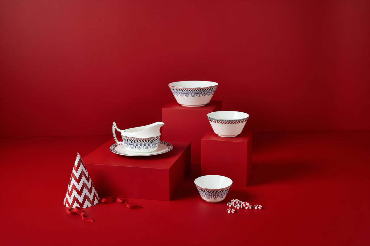 Festive Sauce Boat & Stand