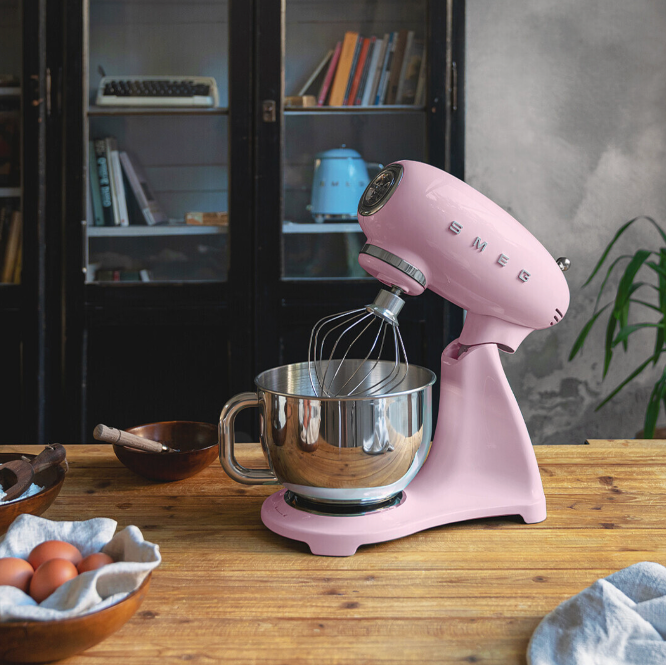 Stand Mixer SMF03 in Pink