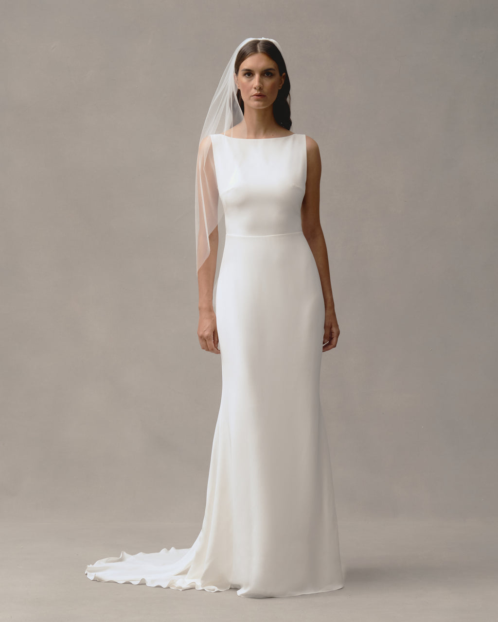 Signature Veil, Fingertip Length