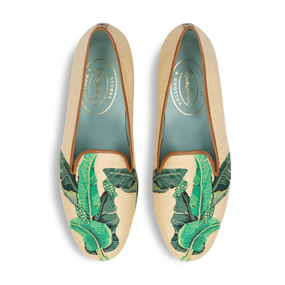 Top view of Brazilliance Panama slipper with green embroidered philodendron on tan Panama weave