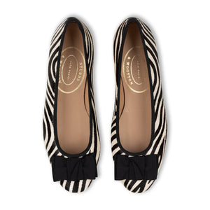 Our Stripes Noir Leather Ballerina (Woman) item is photographed here against a white background.