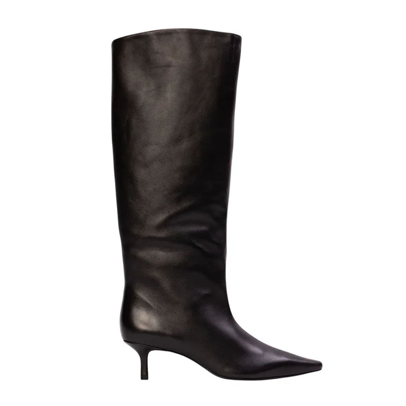 Sutton 50 in Black leather