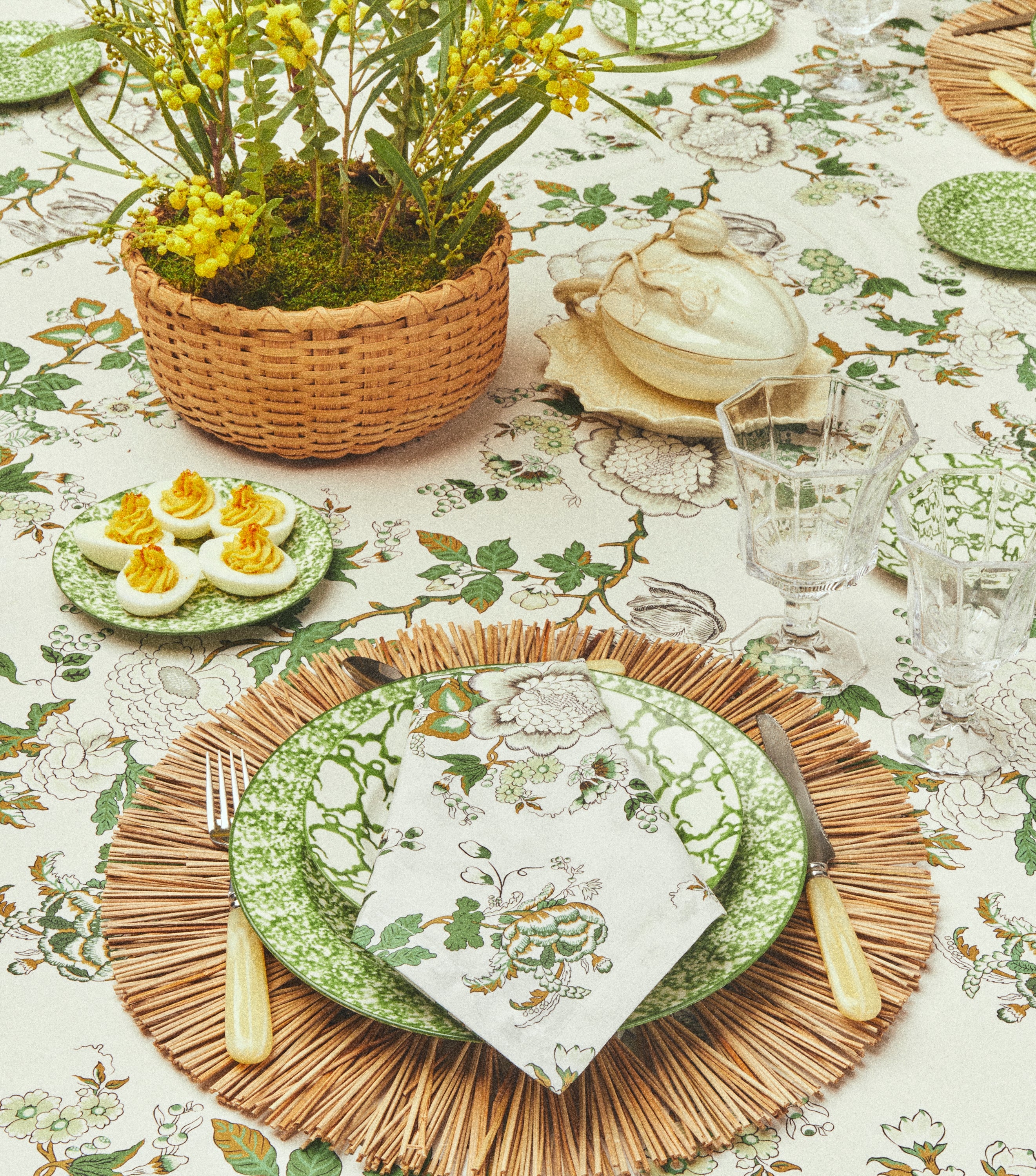 Happy Times Bouquet Tablecloth 70x126