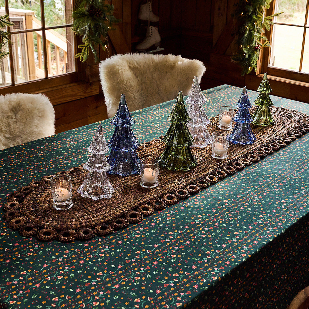 Klara 60" x 120" Tablecloth in Evergreen