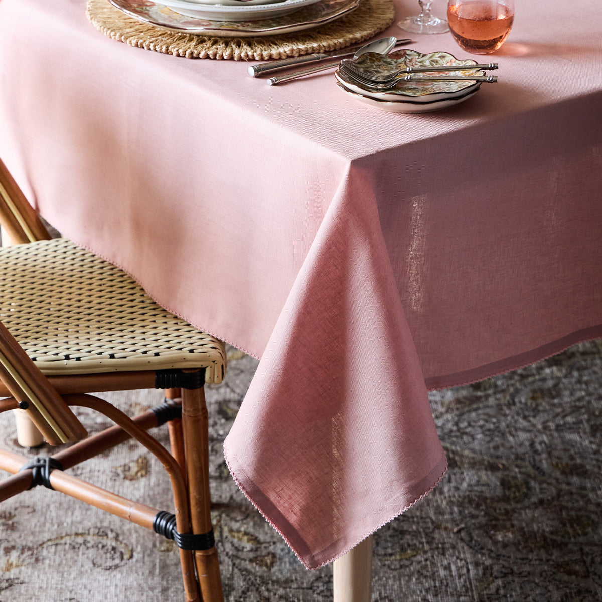 Berry Scallop 60" x 120" Tablecloth in Pink