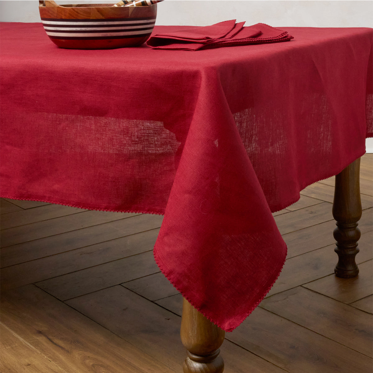 Berry Scallop 60" x 120" Tablecloth in Ruby