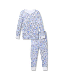 Petite Plumes Kids Pima Snug Fit Pajama Set in Fleur dAzur showcases a delightful blue and white floral design on soft Pima Cotton. This long-sleeve top with matching pants has vintage-inspired prints and charming white cuffs.